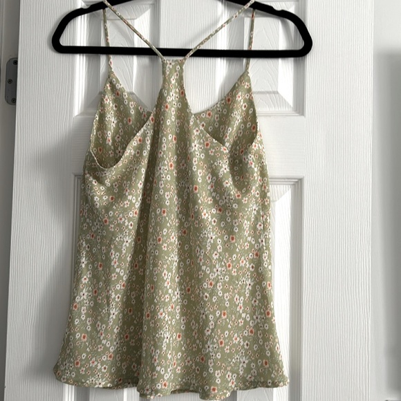 Soft Green Flowy Floral Racerback Tank Top size MEDIUM - Picture 4 of 4